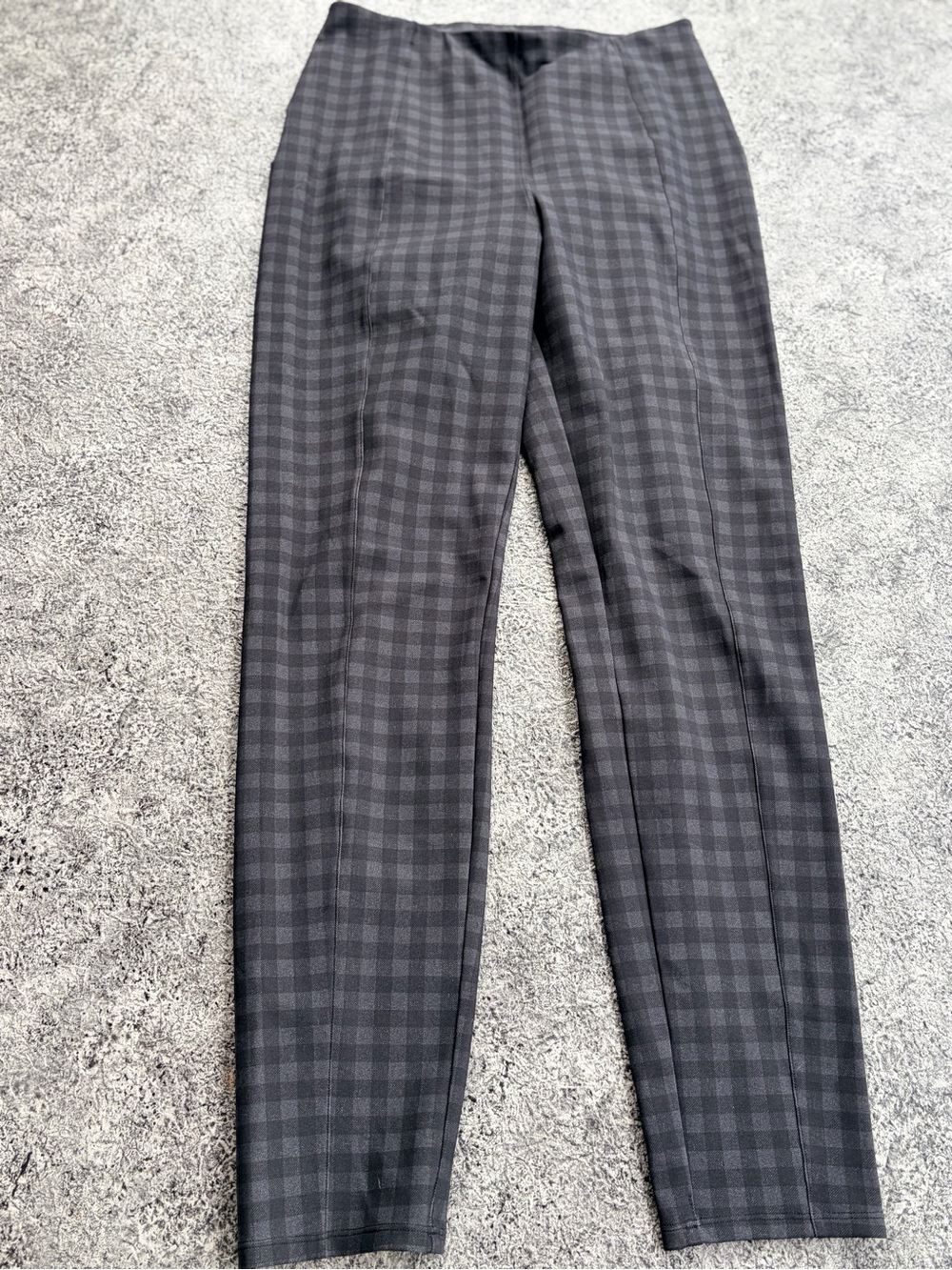Lululemon Athletica Black & Charcoal Plaid Dress Pants pull on